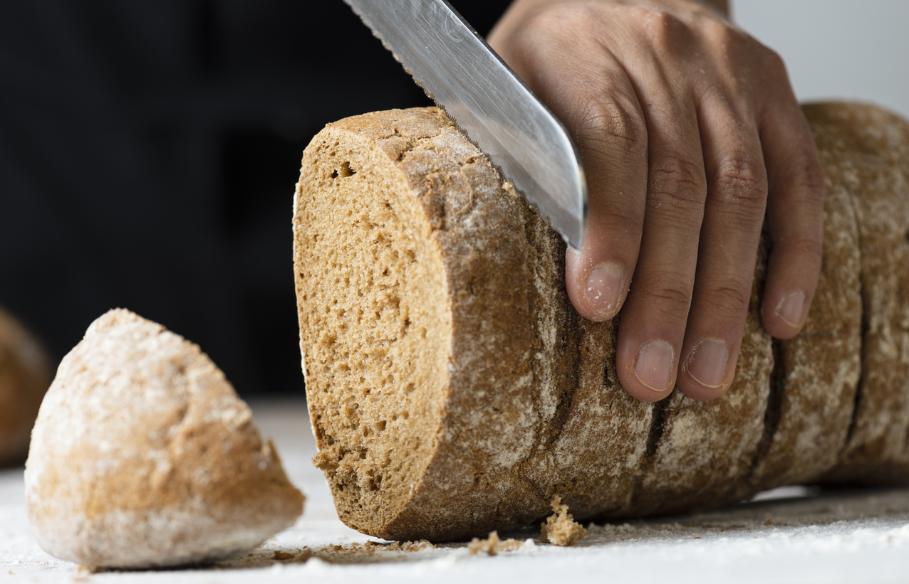 How to make bread in bread machine